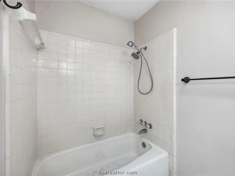 3303 Wildrye Dr — Photo 22