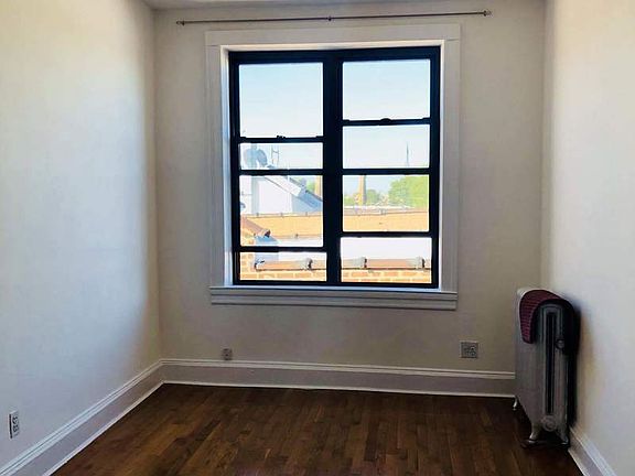 4th image of 2392 24th St APT 4B