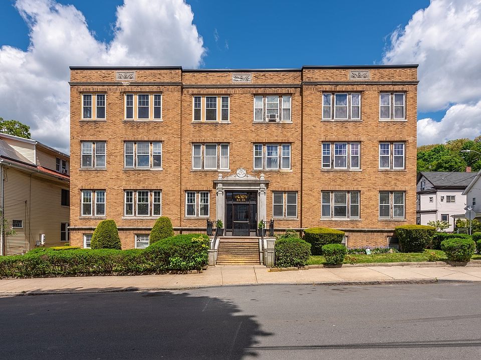 1st image of 86 Tudor St #1