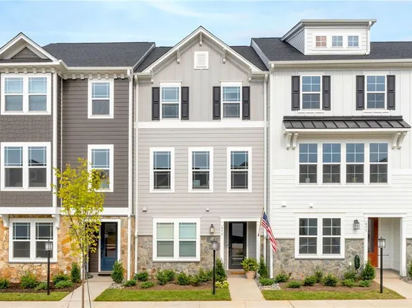 6 Bracewell Ln, Yorktown, VA 23692