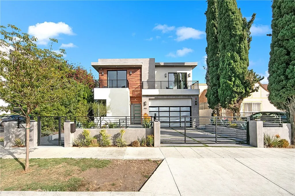 5 bed, 3545 sqft, $28,000 — Photo 1