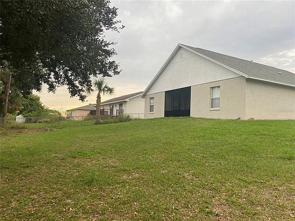 4th image of 1005 Valentina Dr