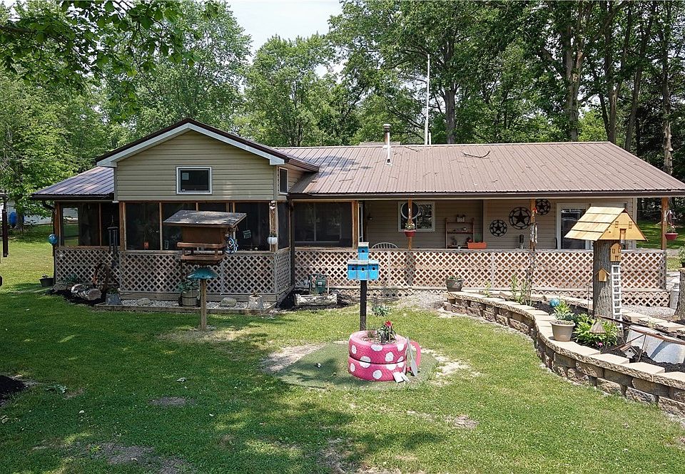 1st image of 4544 Portage