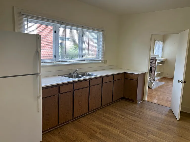 860 Lawrence St #860 — Photo 7