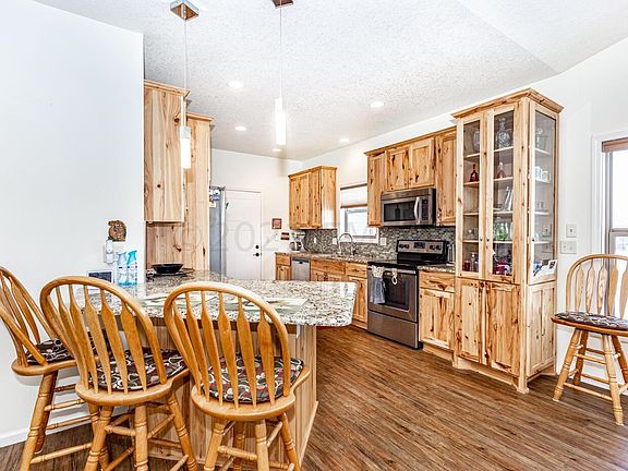 5th image of 311 Park View Dr