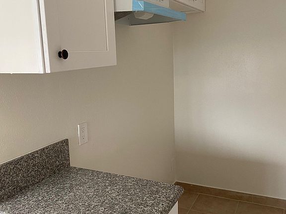 5th image of 13527 Van Nuys Blvd #11