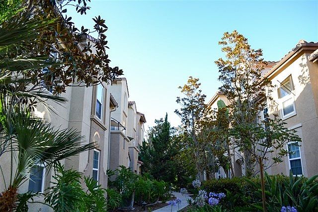 Walkway to Front Entry