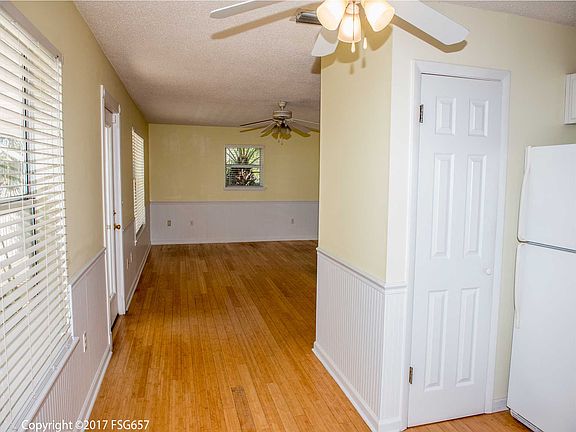 4th image of 2492 Bay View Dr