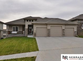 18231 Dewey Ave, Elkhorn, NE 68022