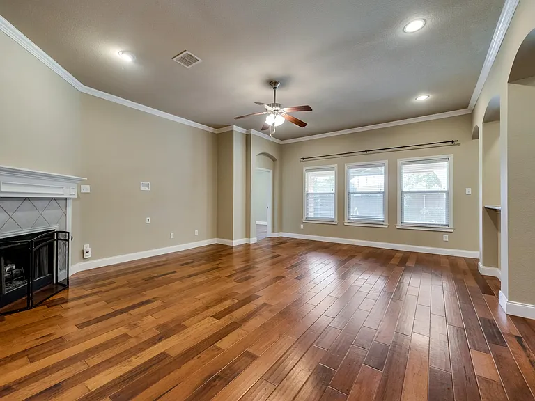 15417 Landing Creek Ln — Photo 10
