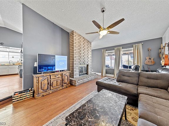 4th image of 6037 Mirror Lake Dr
