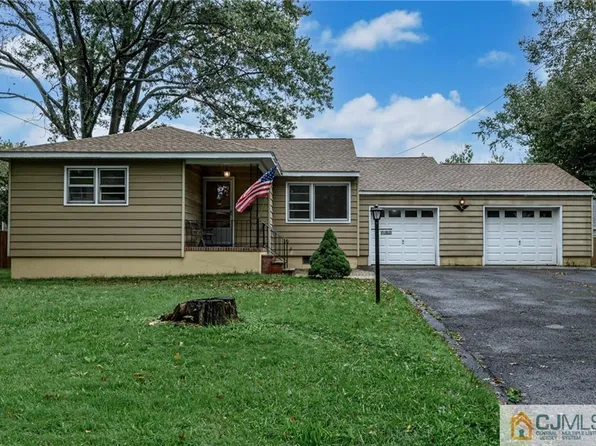 2 School St, Dunellen, NJ 08812