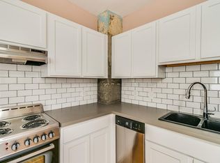 3068 Belmont St, Hamtramck, MI 48212