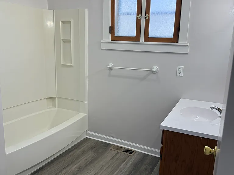 265 W South St — Photo 6