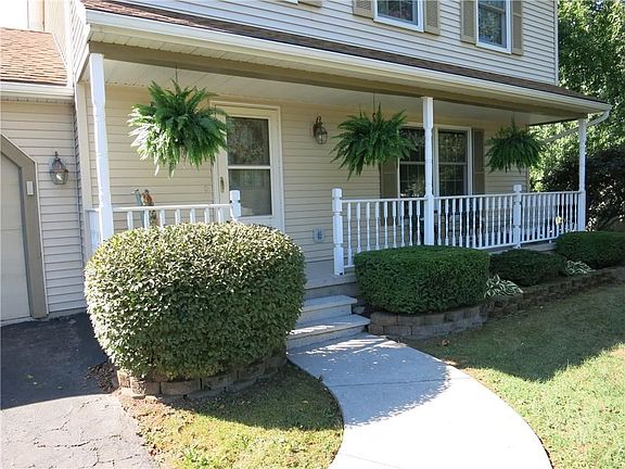 2nd image of 60 Tearose Meadow Ln