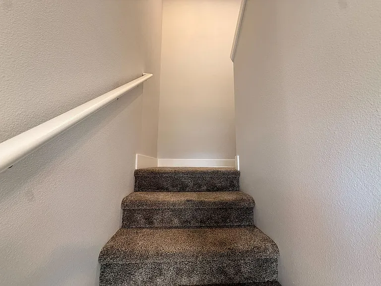 5711-5713 Honey Bee St S — Photo 13
