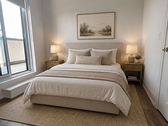4th image of 20 Meadowglen Pl #2808