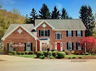 15 Bayberry Cir, Wheeling, WV 26003
