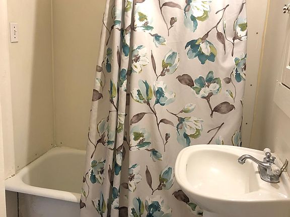 3rd image of 1546 S Layton Blvd #5