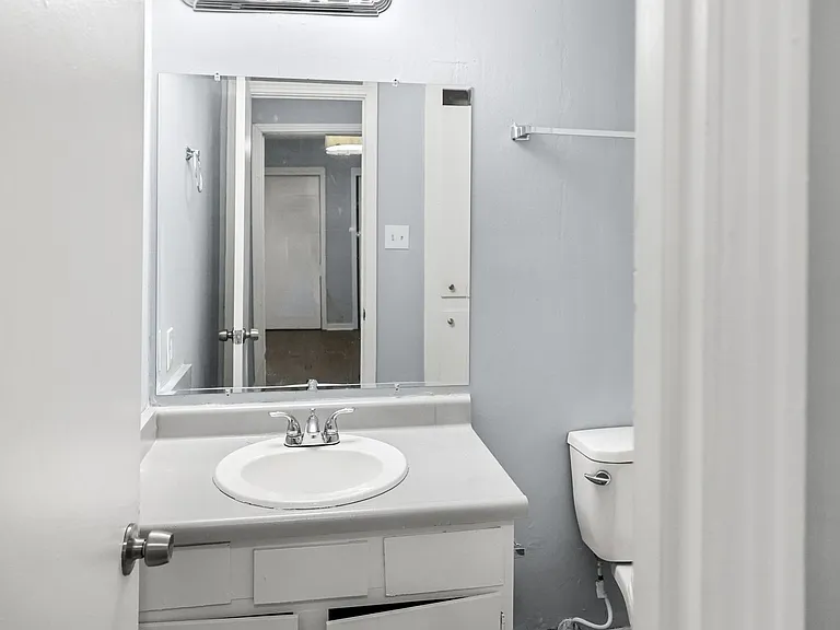 225 W McDowell Rd — Photo 15