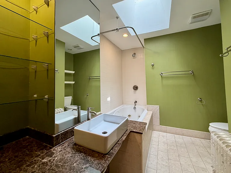 1539 Monroe St NW #1 — Photo 6