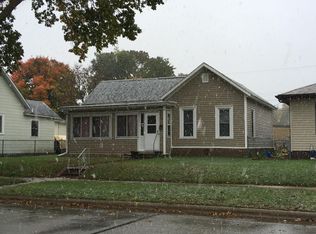 1643 Charles St, La Crosse, WI 54603