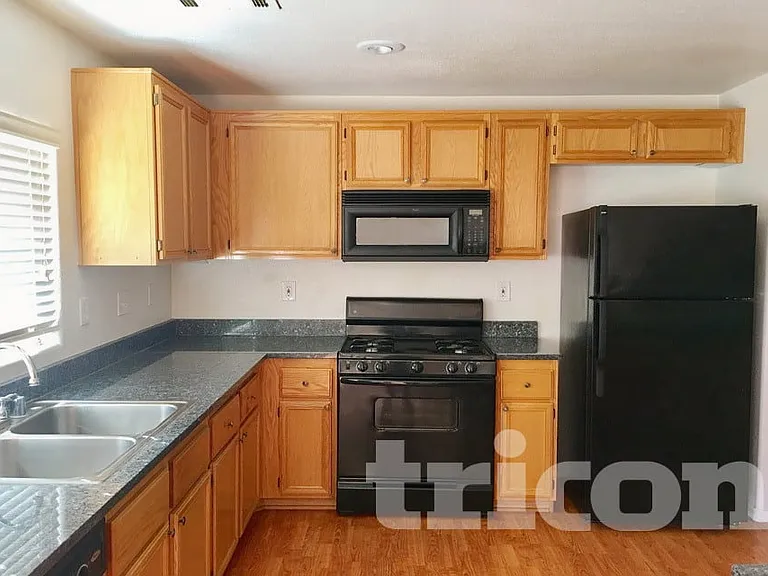 6273 Spoon River Ct — Photo 2
