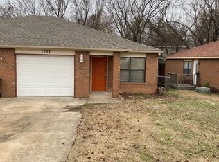 1527 N Bernice Dr, Fayetteville, AR 72703