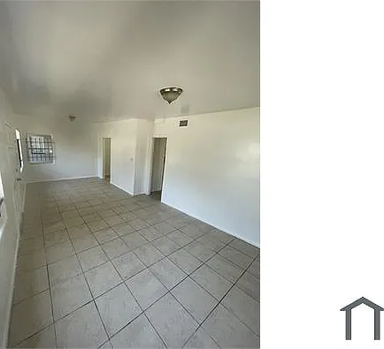 4526 Fairview St — Photo 6