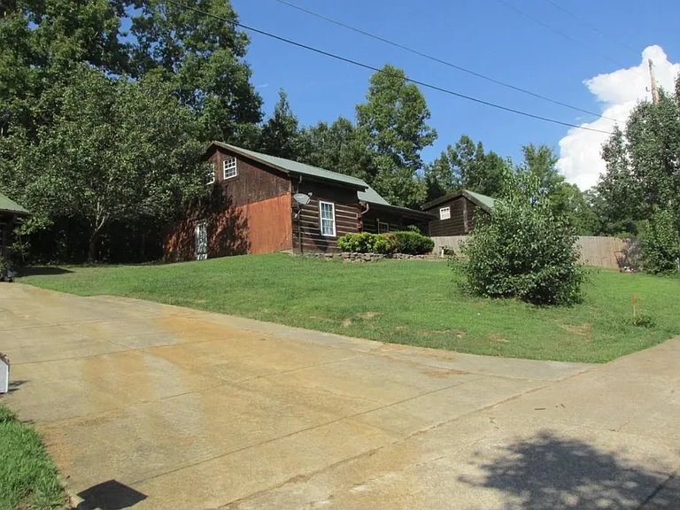 232 Oak Tree Dr — Photo 2