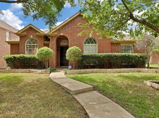 2208 Hunters Run Dr, Plano, TX 75025