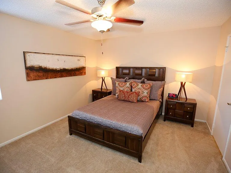 10134 W Mohawk Ln — Photo 30