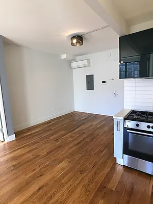 Rented by City Vista Inc | media 5