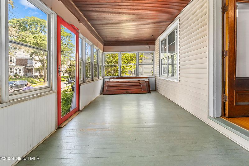 4th image of 9 Homestead Avenue