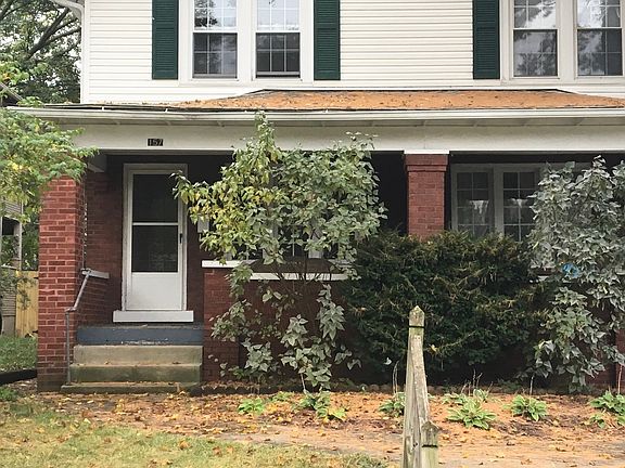 2nd image of 157 E Como Ave