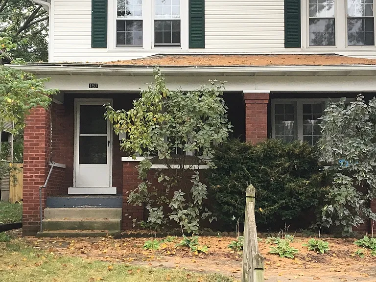 157 E Como Ave — Photo 2