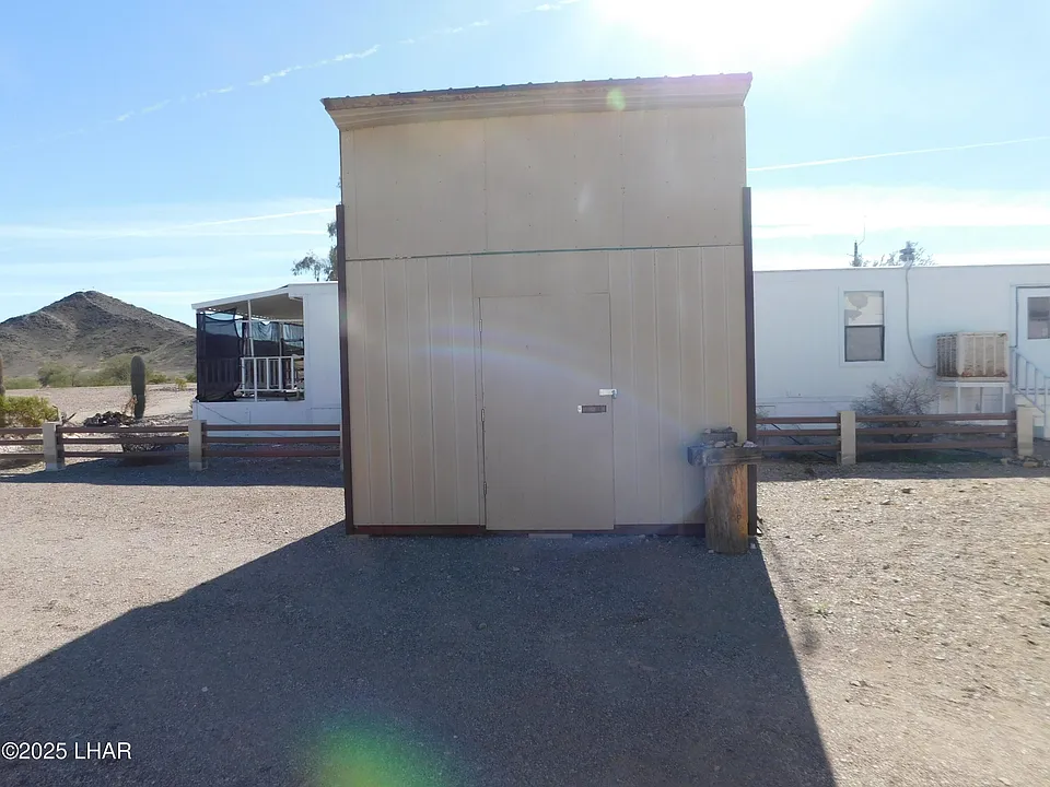 Building Photo 3