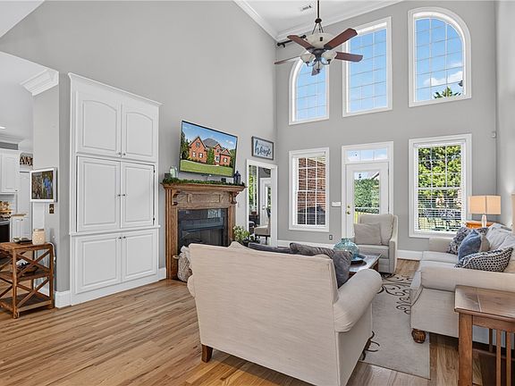 5th image of 107 Rivendell Dr