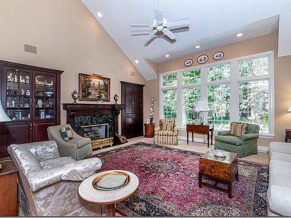 4th image of 101 Nantucket Ct