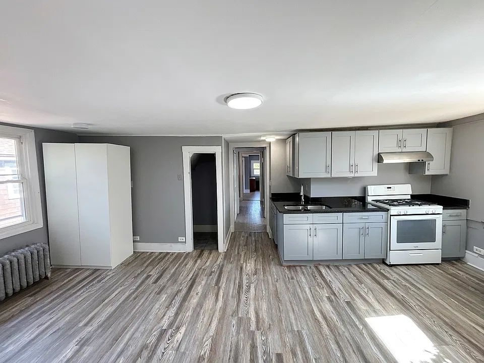 1228 Oak Ave #3