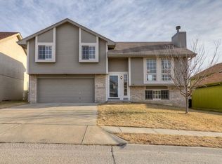 8223 Potter St, Omaha, NE 68122
