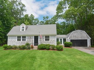 87 Adams St, Medfield, MA 02052