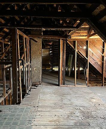 5th image of 2639 Kensington Ave