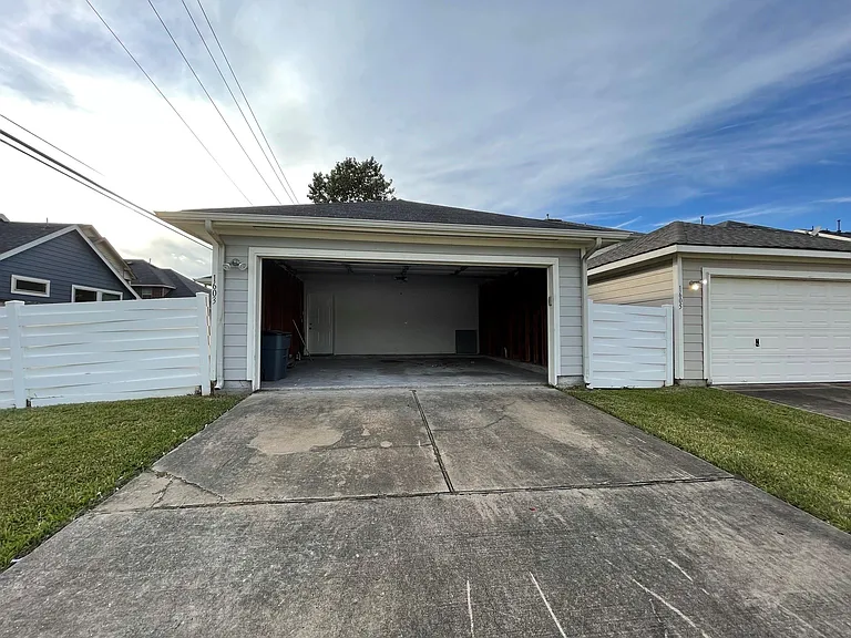1603 Nichole Woods Dr — Photo 32