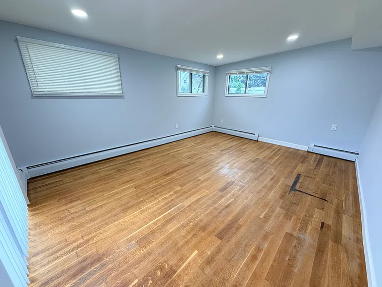 190 Meridian Rd — Photo 6