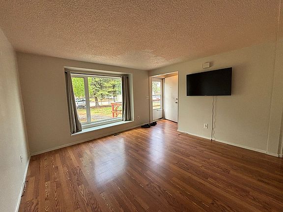 5th image of 1453 Market St