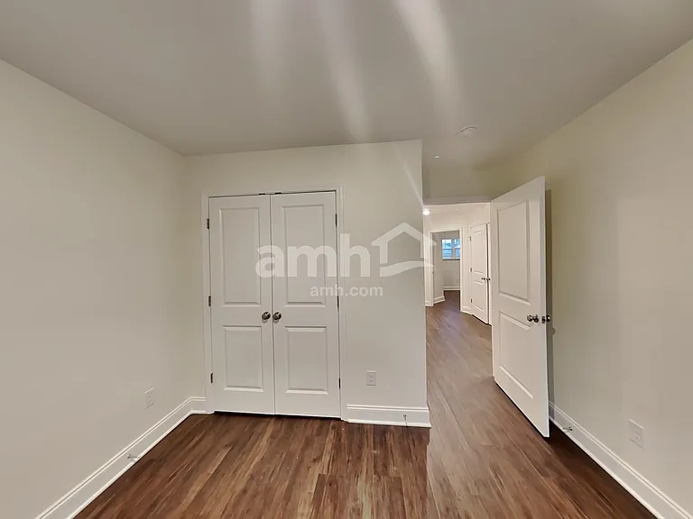 2112 Williamshire Ln — Photo 30