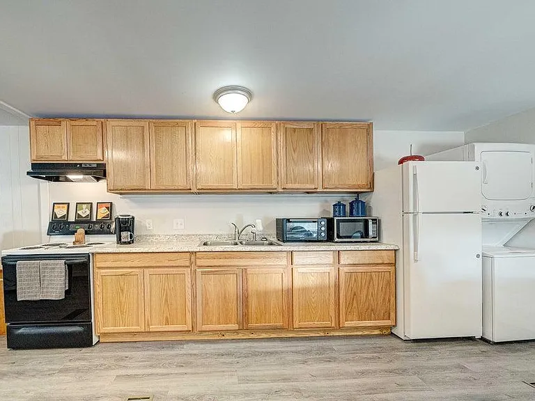 351 Palm Dr — Photo 14