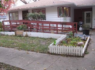 208 3rd Ave N, Hospers, IA 51238