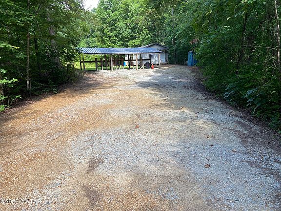 3rd image of 1295 Weaver Thomas Rd